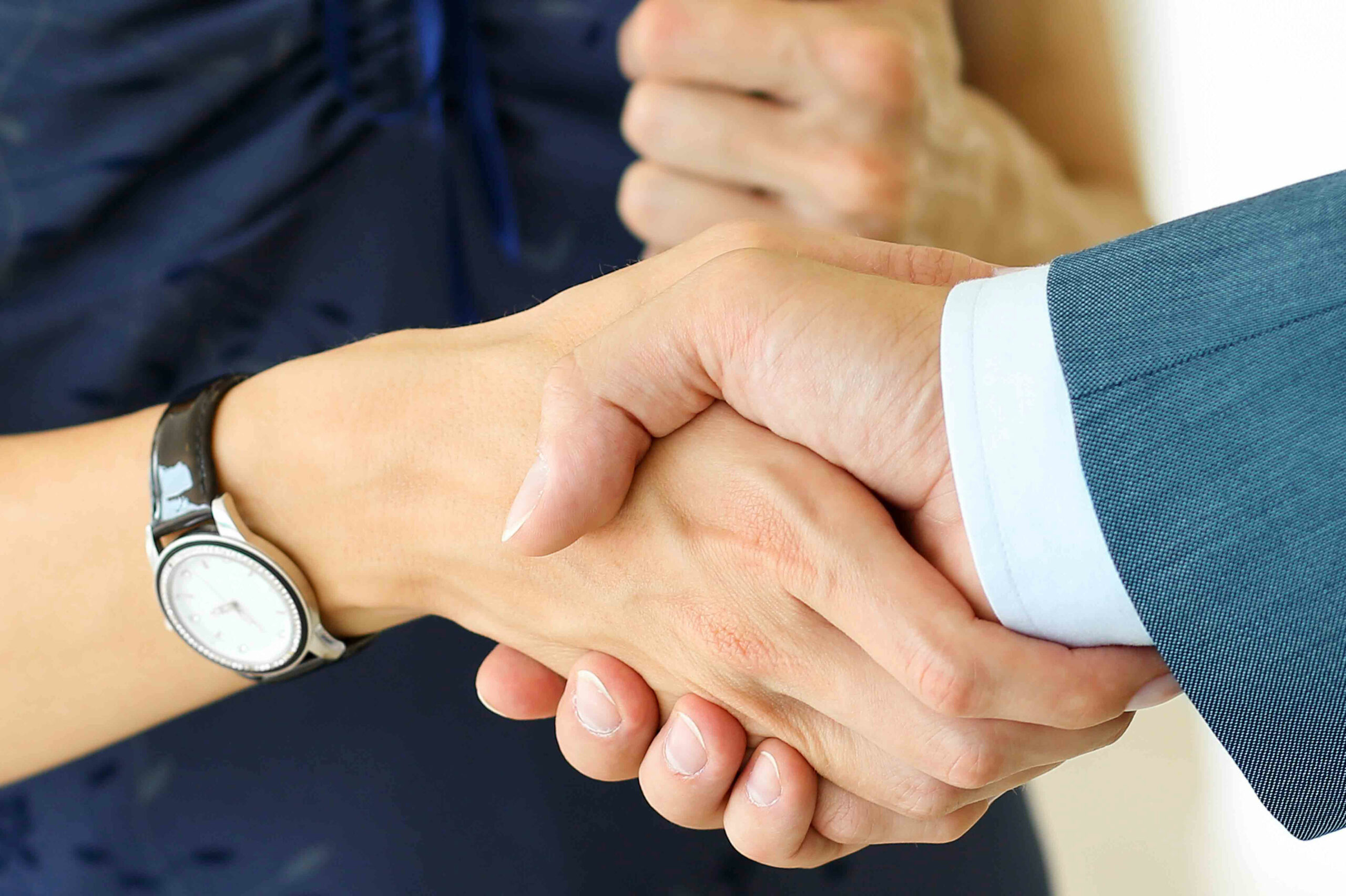 schlichtung_und_vorteile_shutterstock_574135633